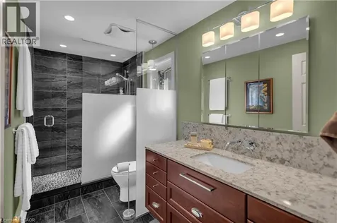 44 Hammill Court Ancaster ON L9G 4L4