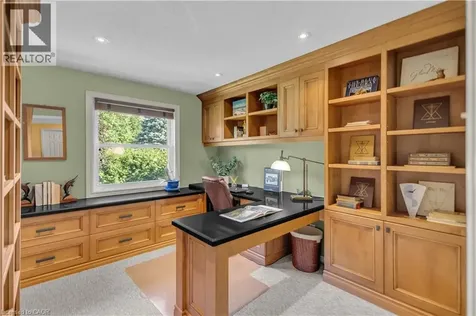44 Hammill Court Ancaster ON L9G 4L4