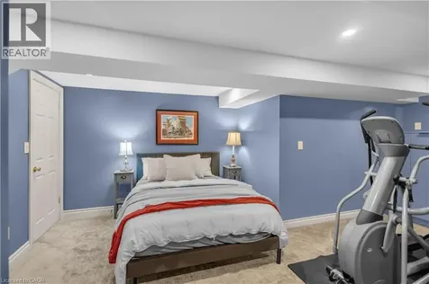 44 Hammill Court Ancaster ON L9G 4L4