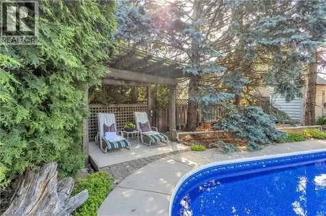 44 Hammill Court Ancaster ON L9G 4L4