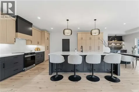 6124 Curlin Crescent Niagara Falls ON L2H 3W8