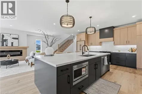 6124 Curlin Crescent Niagara Falls ON L2H 3W8