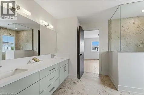 6124 Curlin Crescent Niagara Falls ON L2H 3W8