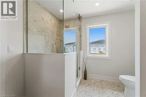 6124 Curlin Crescent Niagara Falls ON L2H 3W8