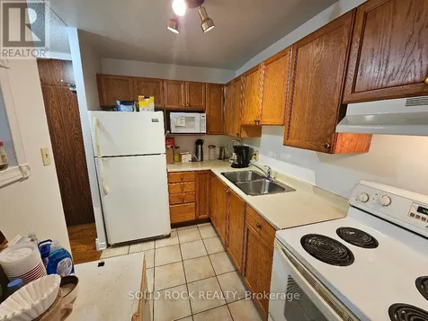 2000 Jasmine Crescent Ottawa ON K1J 8K4