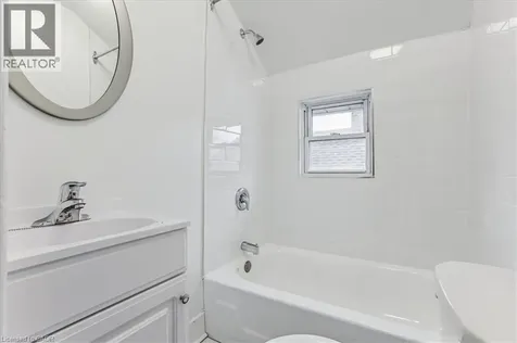 18 Linwood Street St. Catharines ON L2R 1H3