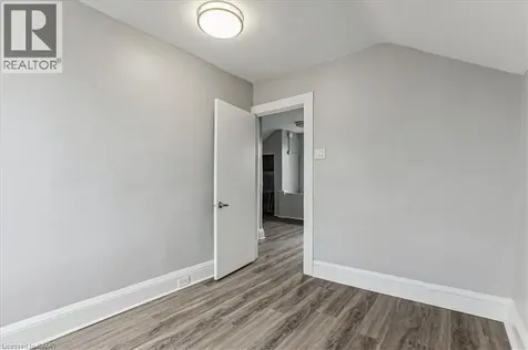 18 Linwood Street St. Catharines ON L2R 1H3