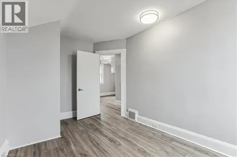 18 Linwood Street St. Catharines ON L2R 1H3