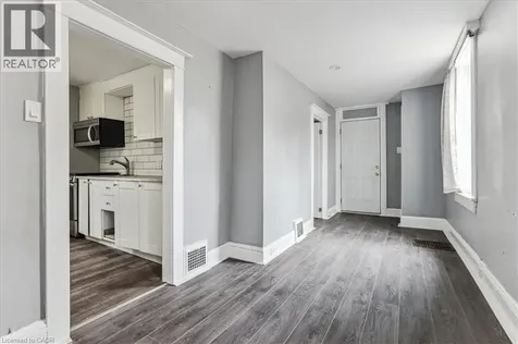 18 Linwood Street St. Catharines ON L2R 1H3