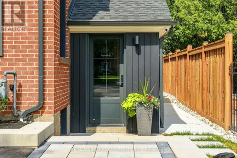 727 King Road Burlington (lasalle) ON L7T 3K5