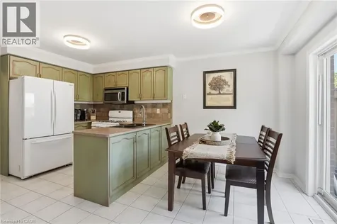 174 Fellowes Crescent Waterdown ON L8B 0M9