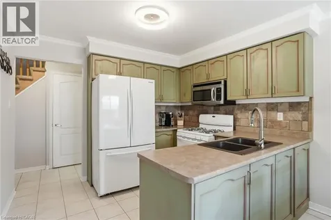 174 Fellowes Crescent Waterdown ON L8B 0M9