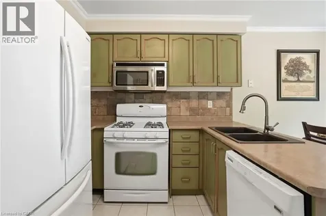 174 Fellowes Crescent Waterdown ON L8B 0M9