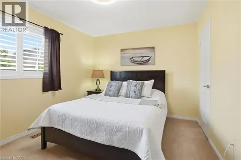 174 Fellowes Crescent Waterdown ON L8B 0M9