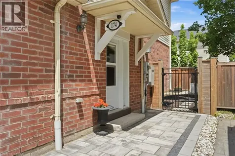 174 Fellowes Crescent Waterdown ON L8B 0M9