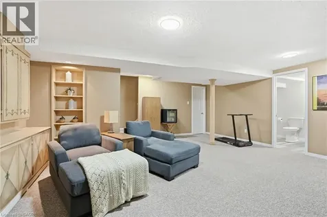 174 Fellowes Crescent Waterdown ON L8B 0M9
