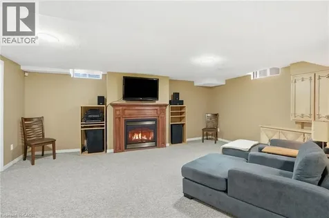 174 Fellowes Crescent Waterdown ON L8B 0M9