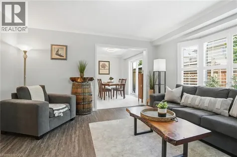 174 Fellowes Crescent Waterdown ON L8B 0M9