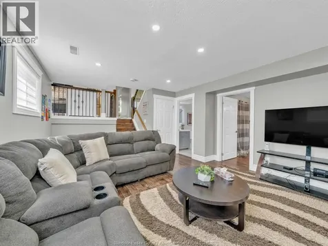 3474 Deerbrook Windsor ON N8R 2E4