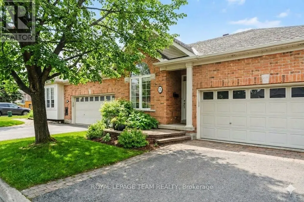 25 Sawchuk Terrace Ottawa ON K2K 3H1