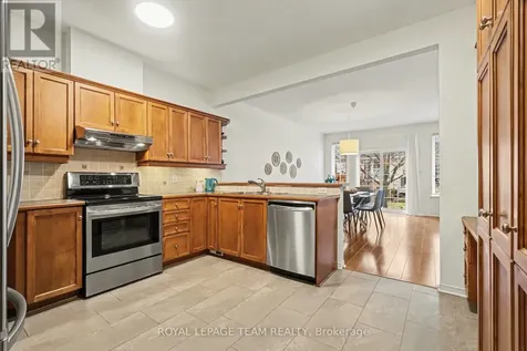25 Sawchuk Terrace Ottawa ON K2K 3H1