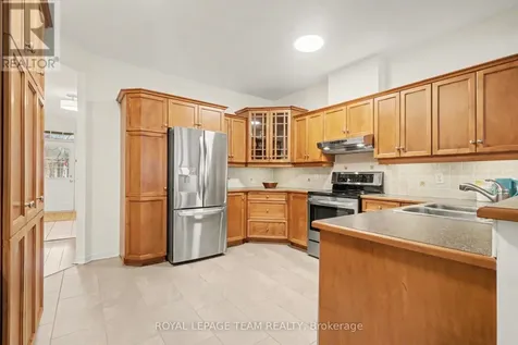 25 Sawchuk Terrace Ottawa ON K2K 3H1
