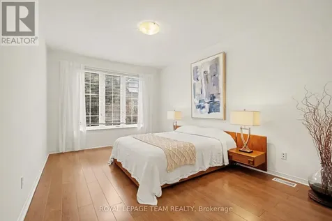 25 Sawchuk Terrace Ottawa ON K2K 3H1