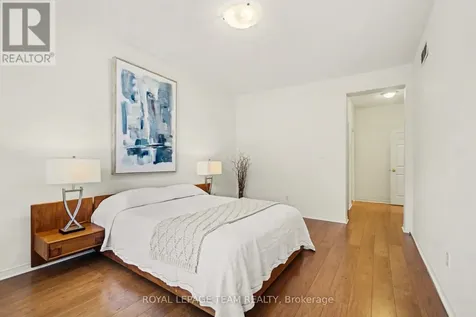 25 Sawchuk Terrace Ottawa ON K2K 3H1