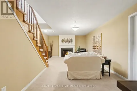 25 Sawchuk Terrace Ottawa ON K2K 3H1