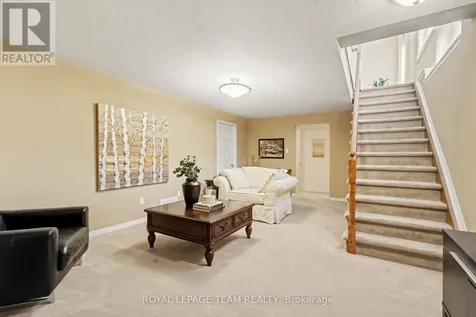 25 Sawchuk Terrace Ottawa ON K2K 3H1
