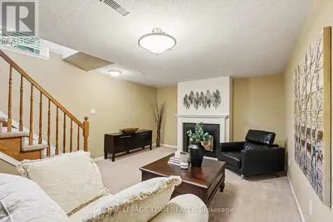 25 Sawchuk Terrace Ottawa ON K2K 3H1