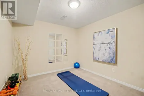 25 Sawchuk Terrace Ottawa ON K2K 3H1