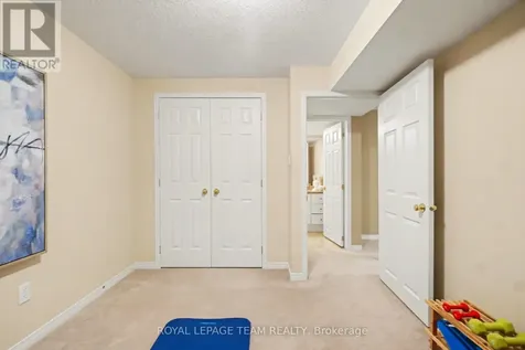 25 Sawchuk Terrace Ottawa ON K2K 3H1