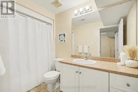 25 Sawchuk Terrace Ottawa ON K2K 3H1