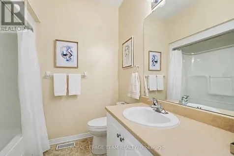 25 Sawchuk Terrace Ottawa ON K2K 3H1