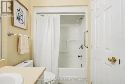 25 Sawchuk Terrace Ottawa ON K2K 3H1