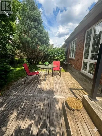 25 Sawchuk Terrace Ottawa ON K2K 3H1