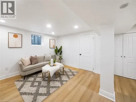 627 Upper Sherman Avenue Hamilton ON L8V 3M4