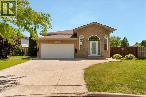 1078 Treverton Windsor ON N8P 1S5
