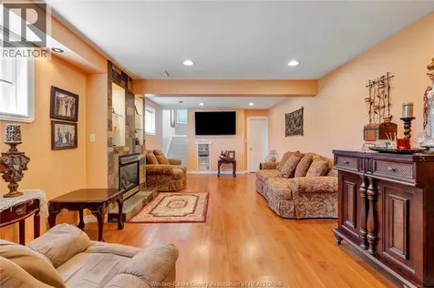 1078 Treverton Windsor ON N8P 1S5