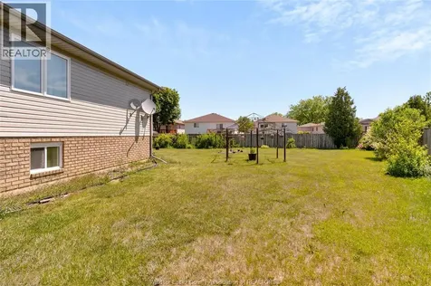 1078 Treverton Windsor ON N8P 1S5
