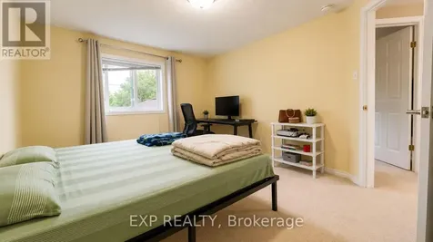 287 Resurrection Drive Kitchener ON N2N 3H4