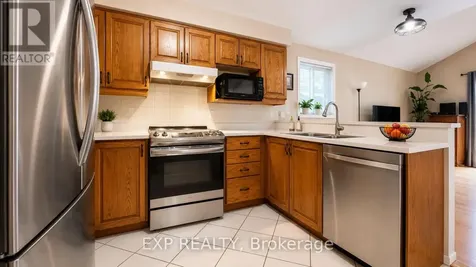 287 Resurrection Drive Kitchener ON N2N 3H4