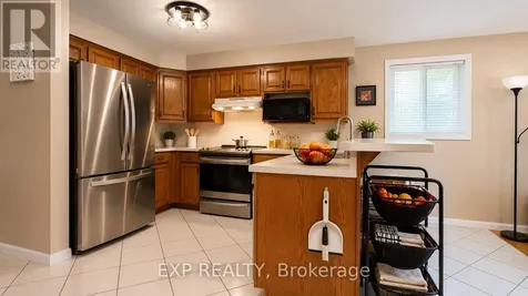 287 Resurrection Drive Kitchener ON N2N 3H4