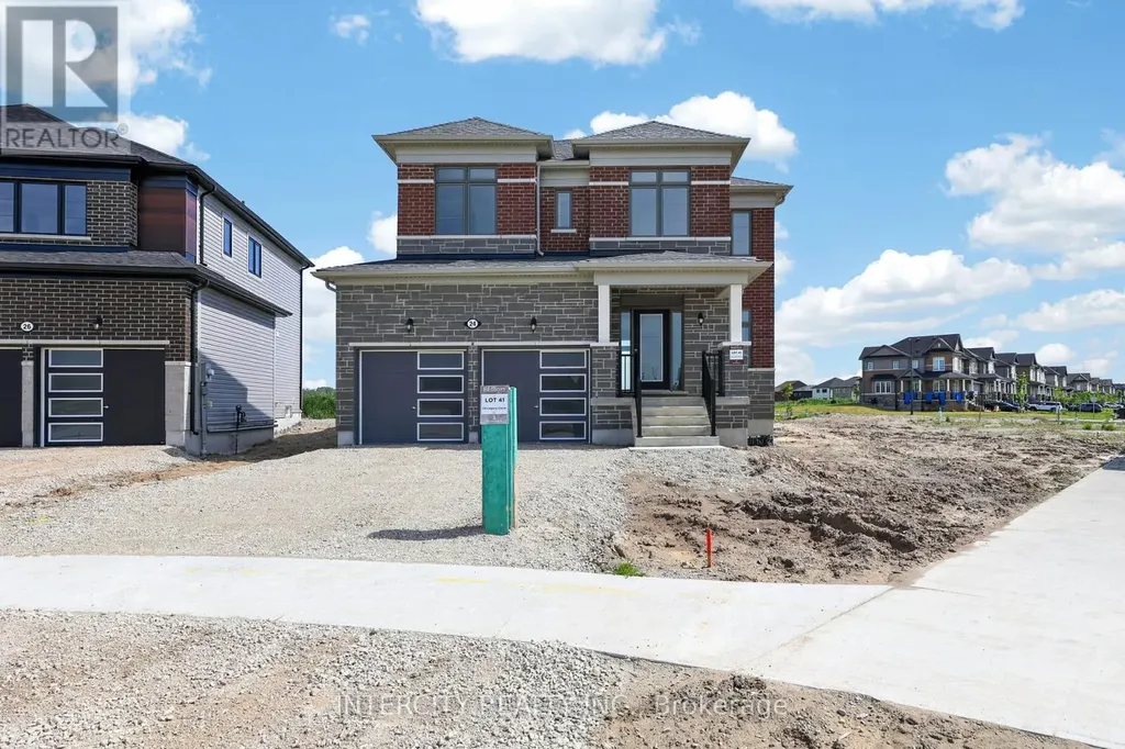 24 Legacy Circle Wasaga Beach ON L9Z 0L8