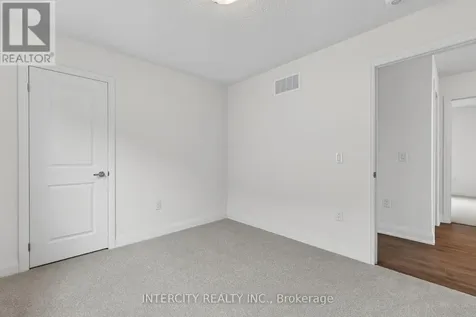 16 Legacy Circle Wasaga Beach ON L9Z 0L8