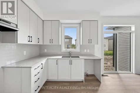 14 Legacy Circle Wasaga Beach ON L9Z 0L8