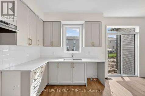 18 Legacy Circle Wasaga Beach ON L9Z 0L8
