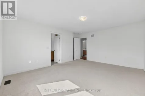 18 Legacy Circle Wasaga Beach ON L9Z 0L8