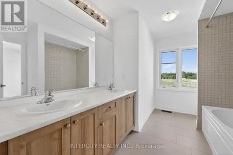 18 Legacy Circle Wasaga Beach ON L9Z 0L8